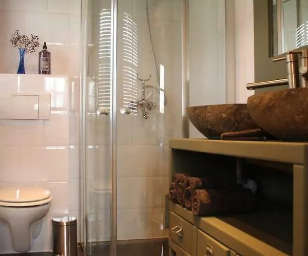 Cosy & Natural Cottage With Fireplace And Garden Casa de Férias